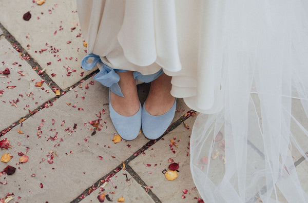 Tessa wears Hetty Mid Blue Organza